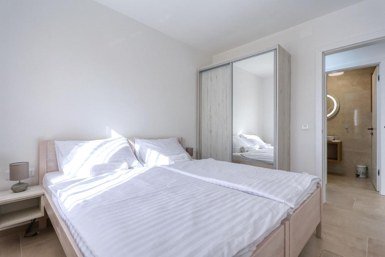 Apartments Bonaca With Jacuzzi Privlaka  Exterior photo