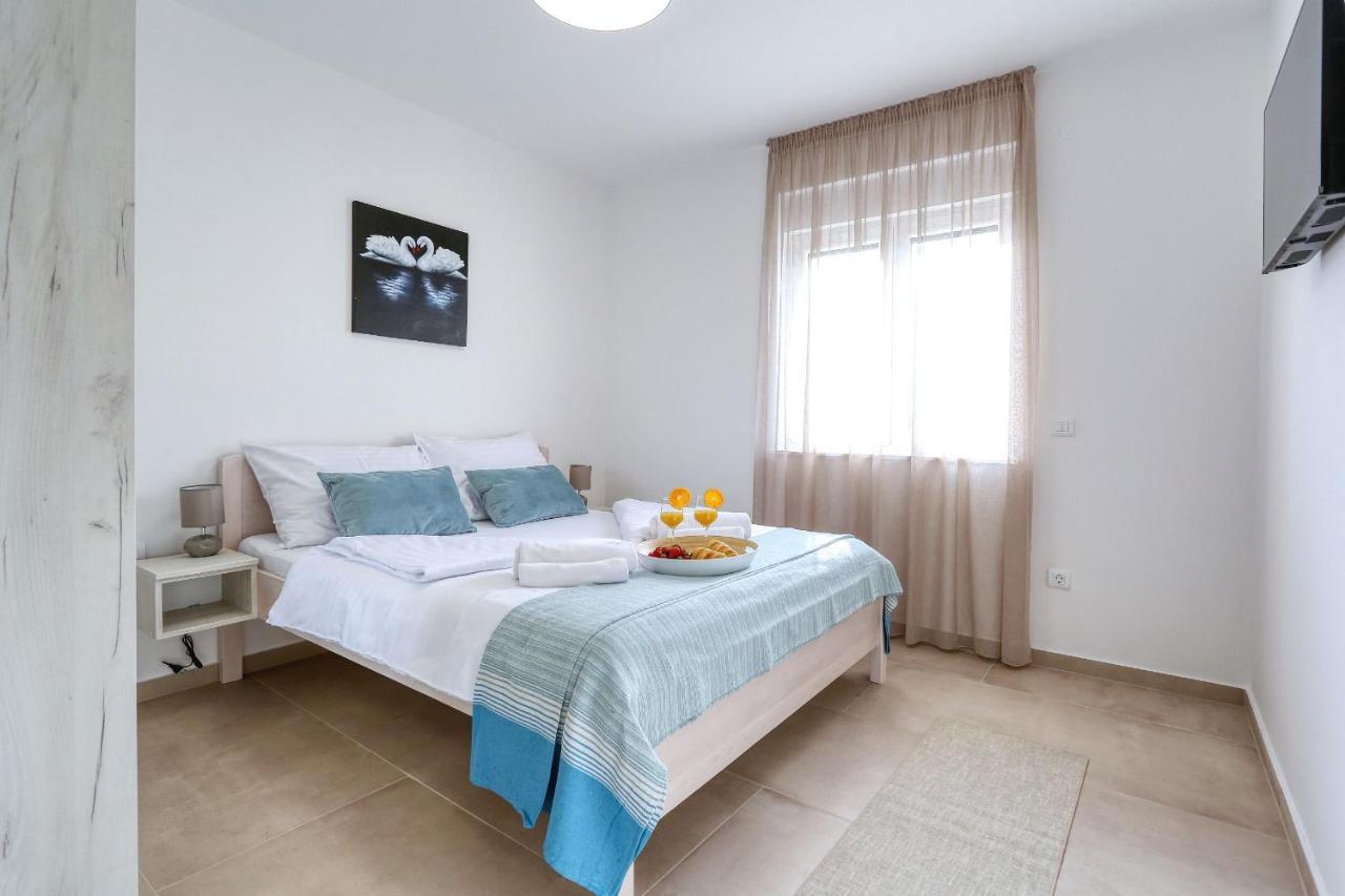 Apartments Bonaca With Jacuzzi Privlaka  Exterior photo