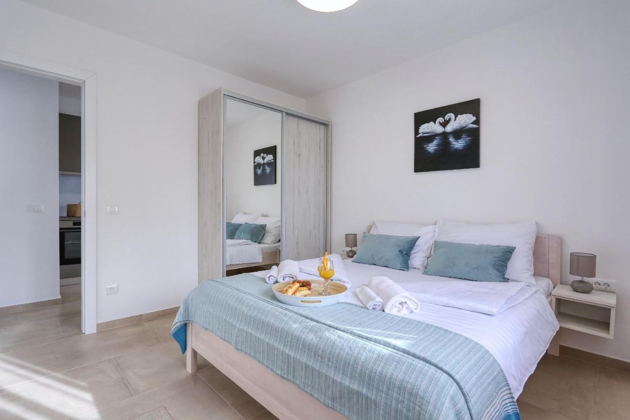 Apartments Bonaca With Jacuzzi Privlaka  Exterior photo