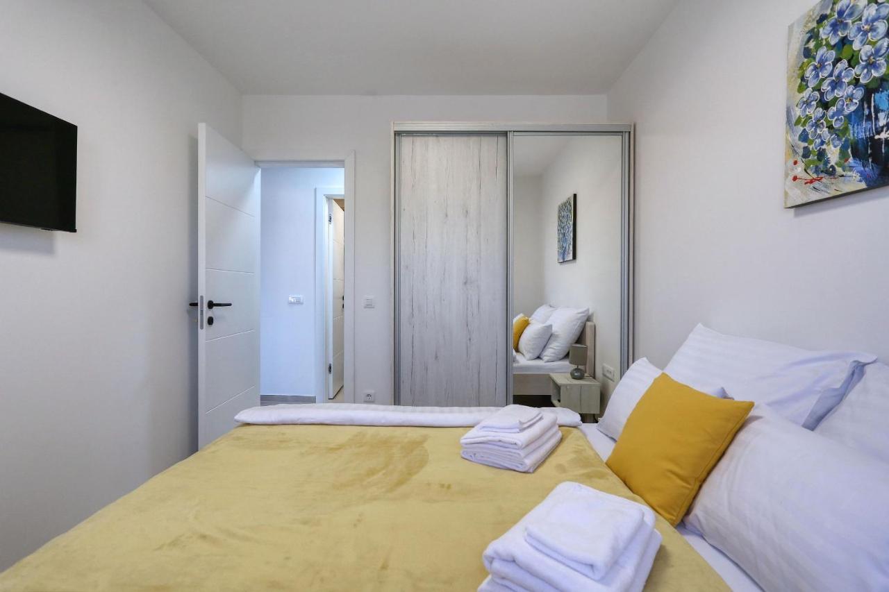 Apartments Bonaca With Jacuzzi Privlaka  Exterior photo