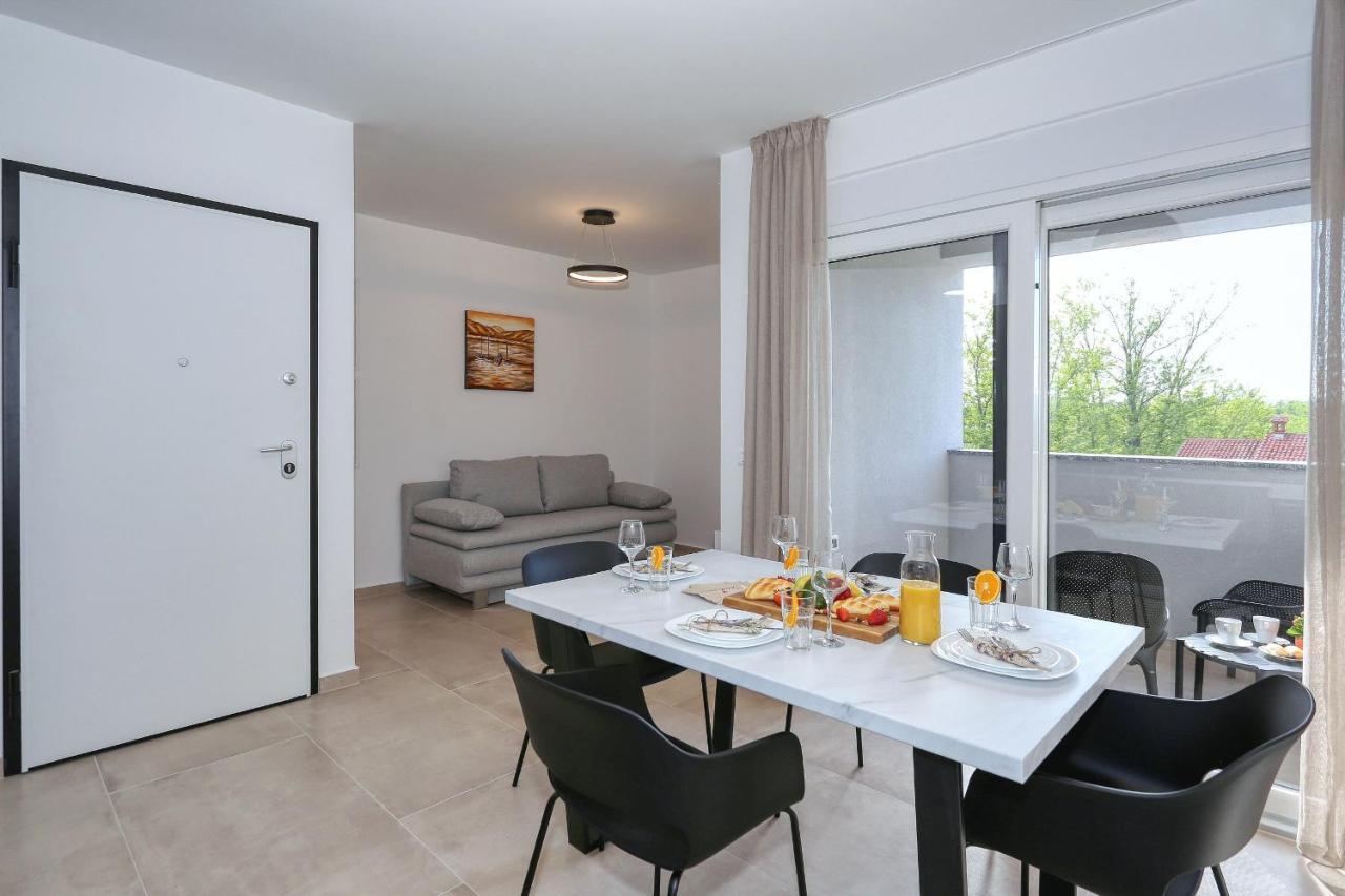Apartments Bonaca With Jacuzzi Privlaka  Exterior photo