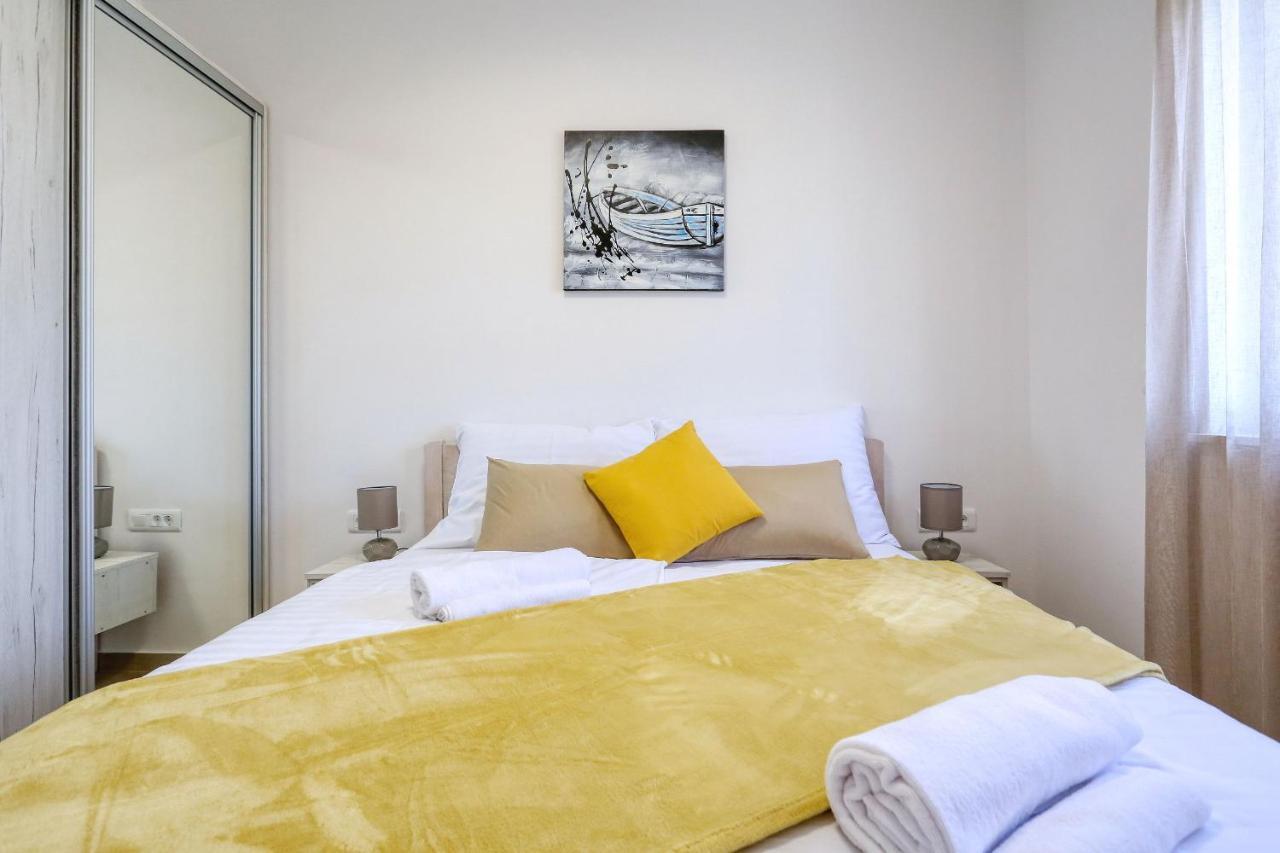 Apartments Bonaca With Jacuzzi Privlaka  Exterior photo