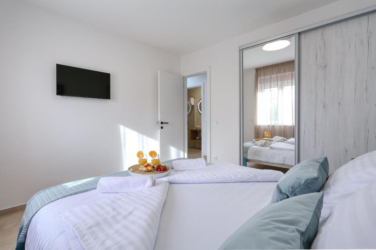 Apartments Bonaca With Jacuzzi Privlaka  Exterior photo