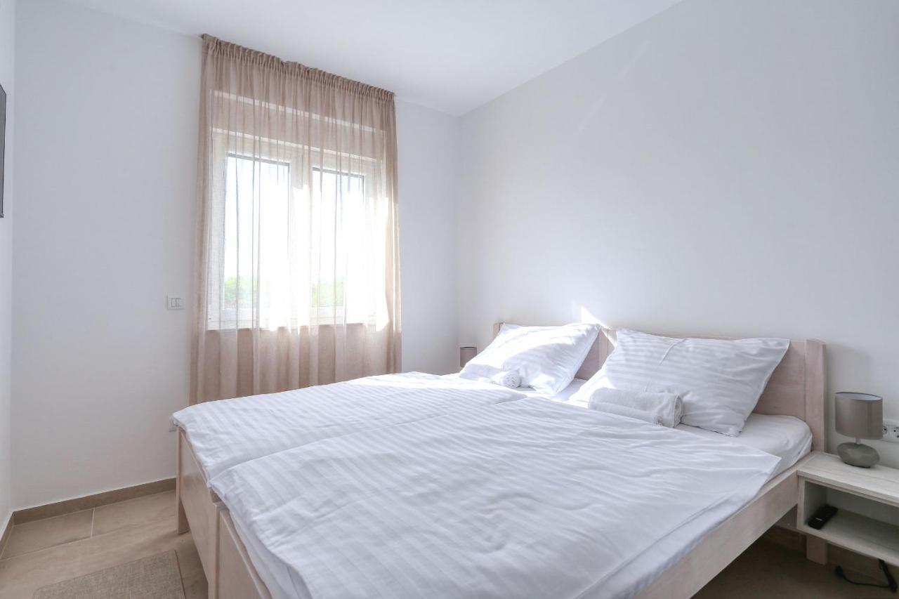 Apartments Bonaca With Jacuzzi Privlaka  Exterior photo