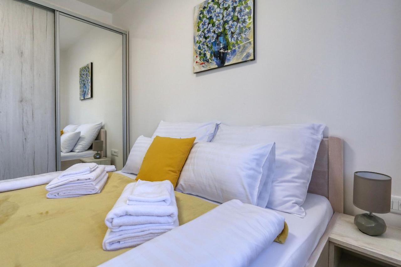Apartments Bonaca With Jacuzzi Privlaka  Exterior photo