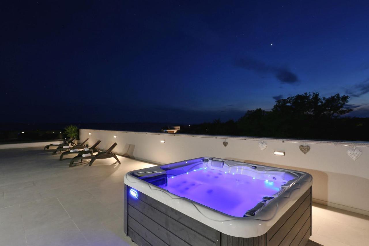 Apartments Bonaca With Jacuzzi Privlaka  Exterior photo